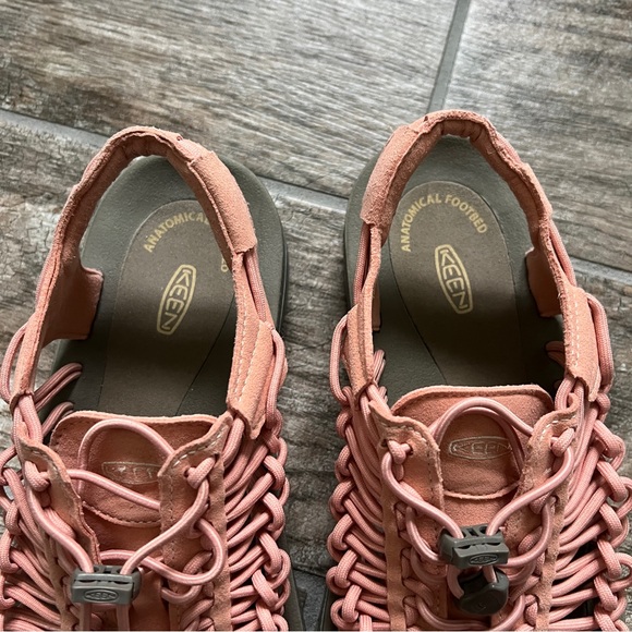 Keen Uneek Hiking Sandals, Women's Size 10 - Picture 3 of 9